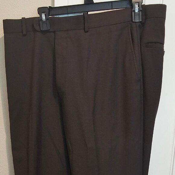 Valenti Uomo Suit 2 pc 42L x 36x32 pants Brown - Picture 5 of 9